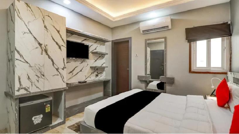Hotel Mansa カーンプル エクステリア 写真