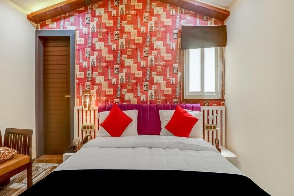 Hotel Mansa カーンプル エクステリア 写真