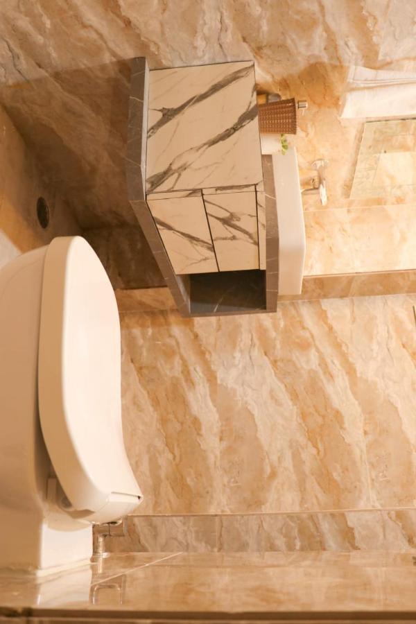 Hotel Mansa カーンプル エクステリア 写真