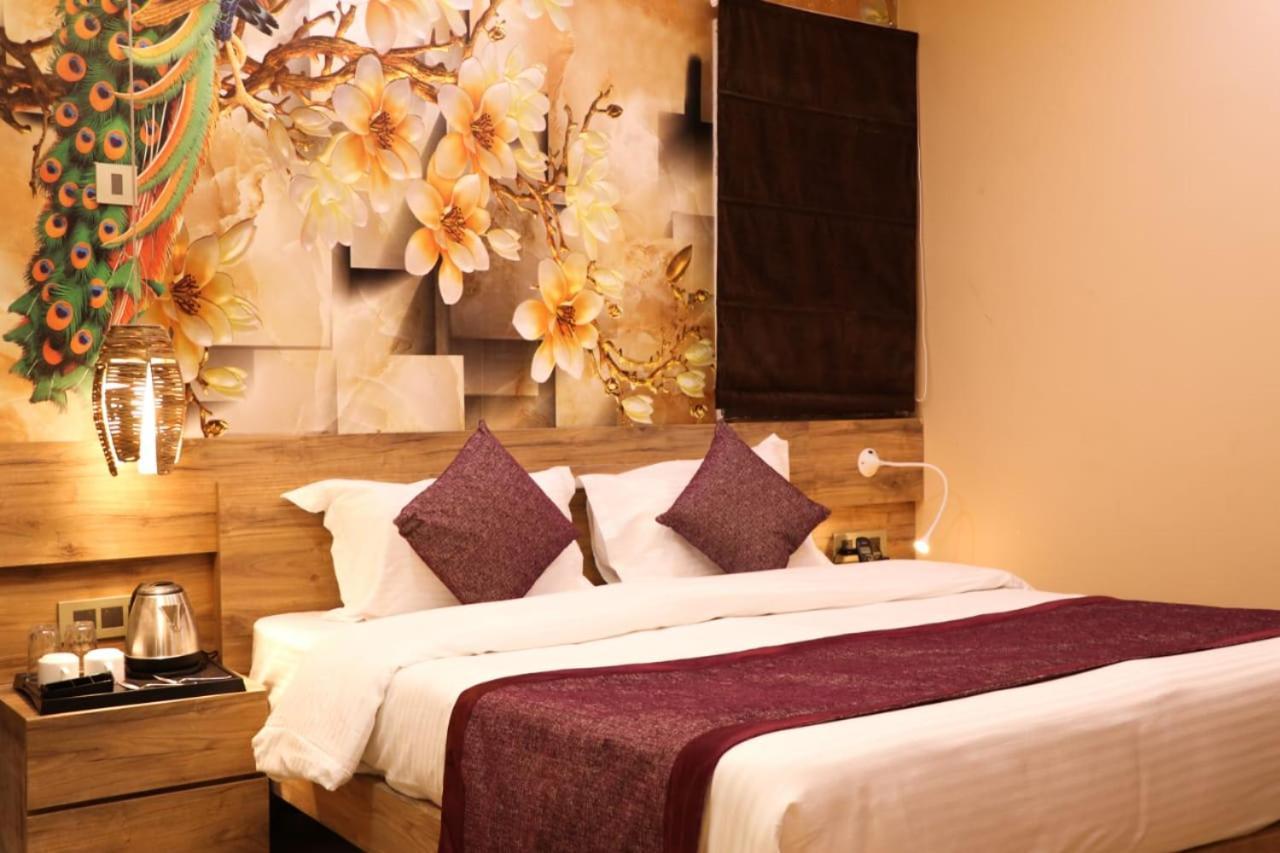 Hotel Mansa カーンプル エクステリア 写真